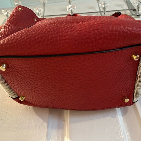 Burberry Red Pebbled Leather Shoulder Tote with Adjustable Strap - Picture 3 of 8